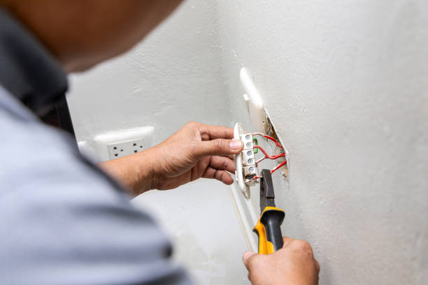 Best Affordable Emergency Electrician  in Miami Springs, FL